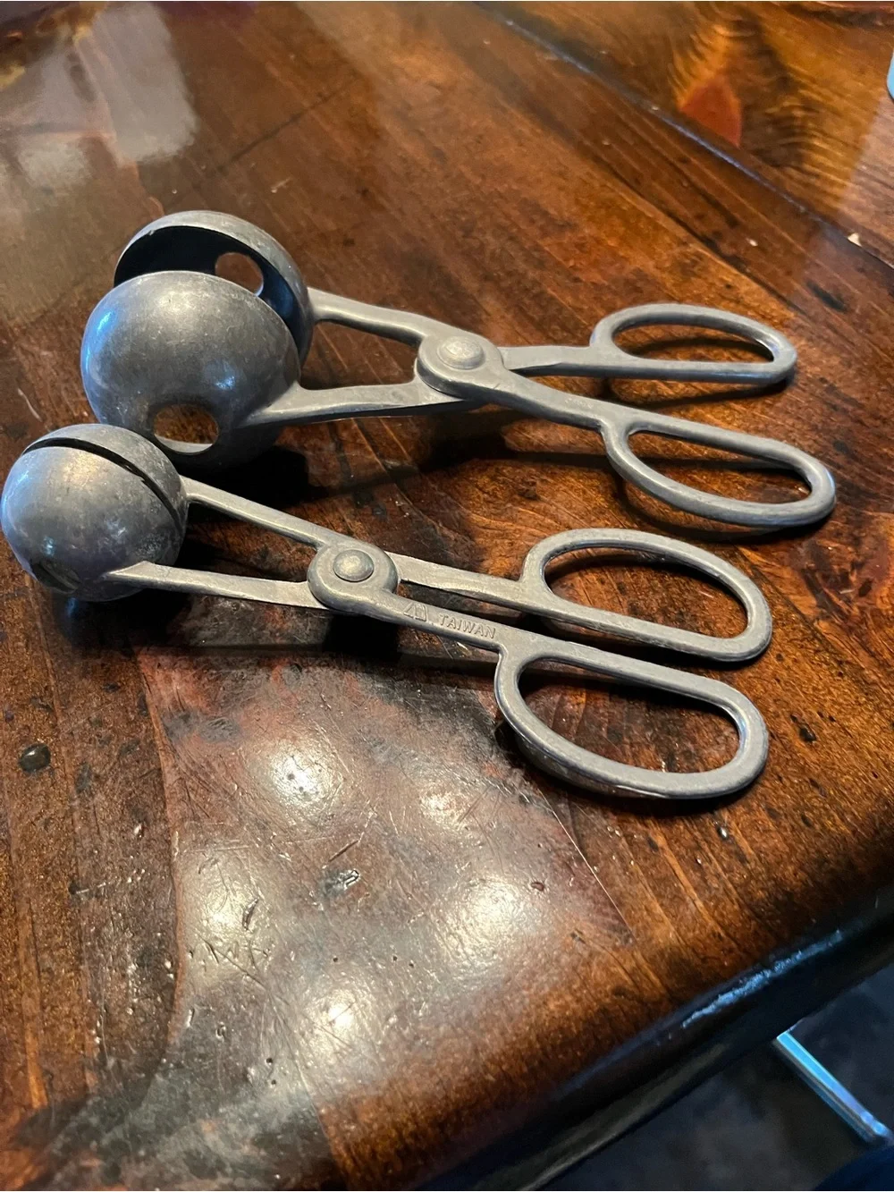 Vintage cast aluminum scissor style Kitchen tools  - Unknown Brand